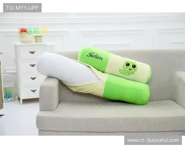 可爱足球挂件正版精美设计小巧可爱送礼首选男女皆宜纪念收藏精品 可爱足球挂件正版精美设计小巧可爱送礼首选男女皆宜纪念收藏精品